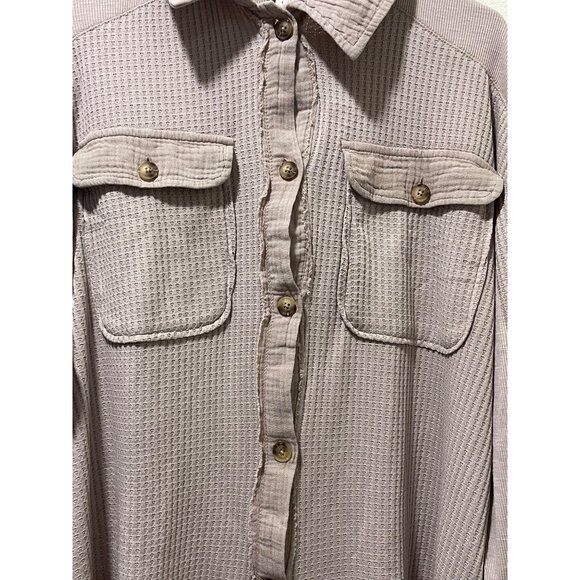Briggs NWT Women's Relaxed Fit Button Long Sleeve Waffle Shirt Tan - Picture 6 of 13